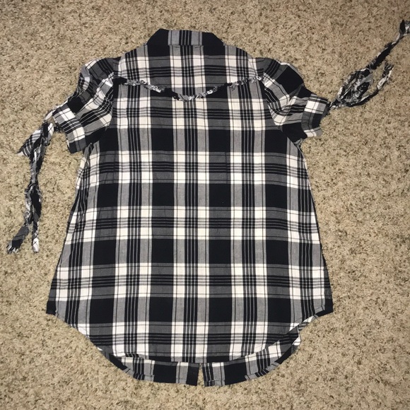 Black & white plaid button front shirt - Picture 5 of 9